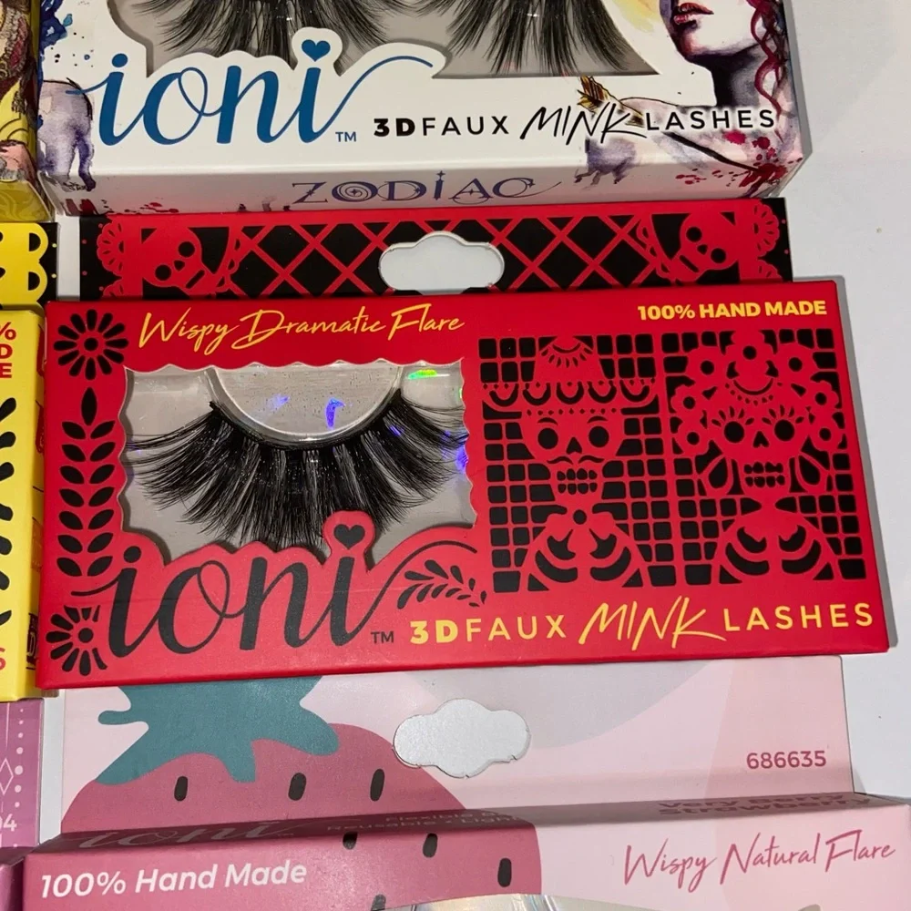 12 False 3D Lashes (Real & Faux Mink)